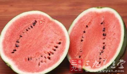 西瓜富含钾有助降血压