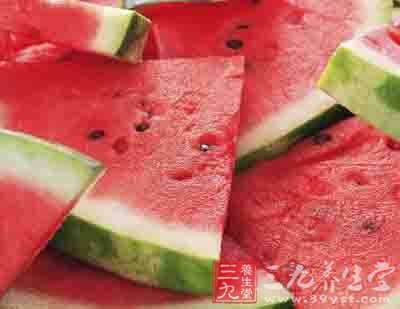 西瓜富含钾有助降血压