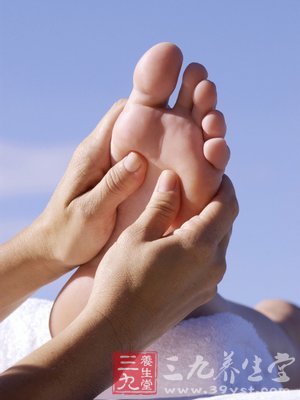 初秋养生 九大穴位祛湿健脾保安康