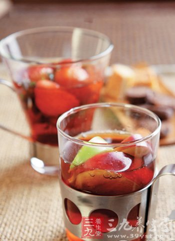 自制水果茶 养生消暑轻松一夏