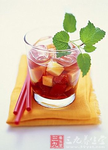 自制水果茶 养生消暑轻松一夏