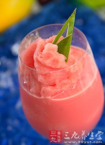 炎炎夏日怎么过 清凉美味水果捞伴您清爽过一夏