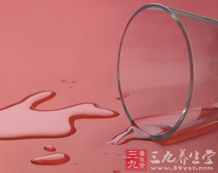 淡盐水喝出高血压