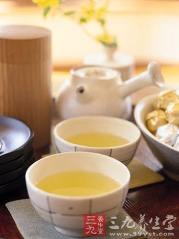 夏天喝碗大麦茶可解暑