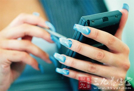 不得不防 时尚美甲“很要命” - xinlingganwu777 - 心靈感悟 不得不防 时尚美甲“很要命”