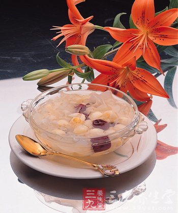 营养果汁让女人祛斑不难