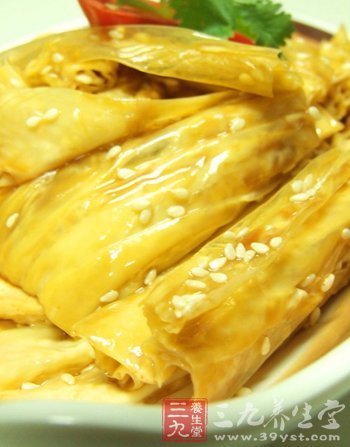 老人吃腐竹有助预防老年痴呆