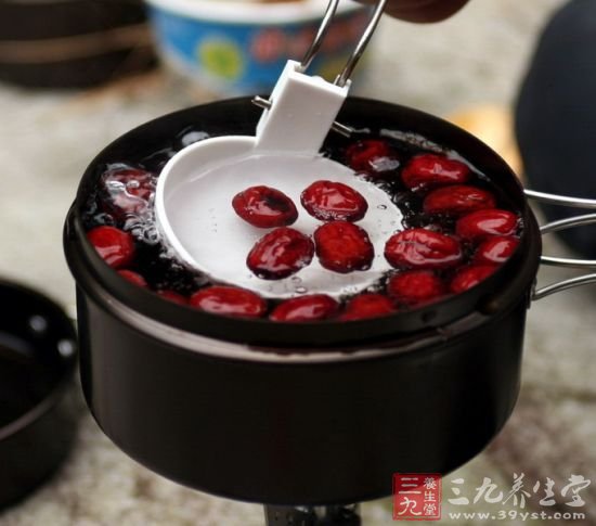 实用祛斑法 汤汤水水轻松去斑点