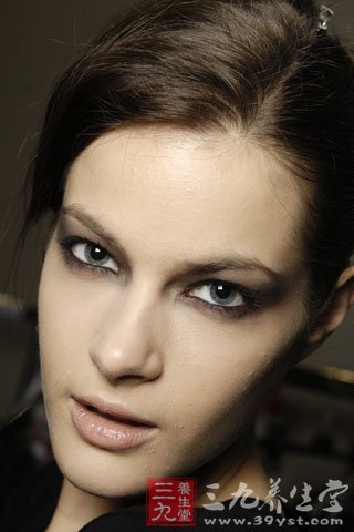 夏日护肤锦囊：拥有白皙皮肤的九个小诀窍