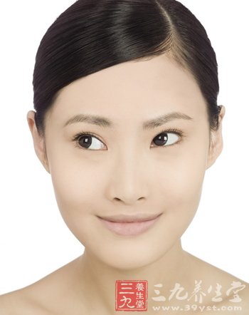 看白领如何选用防晒霜