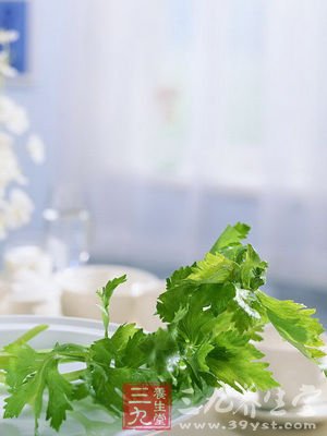 每顿饭记得加上芹菜
