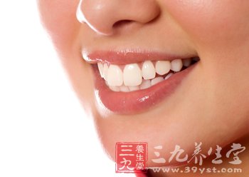 美白牙齿要健康科学