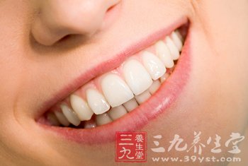 美白牙齿要健康科学