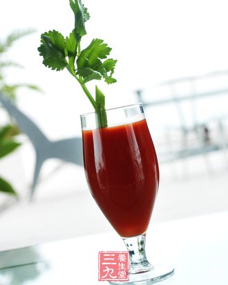 自制六种美味果汁 战胜孕吐