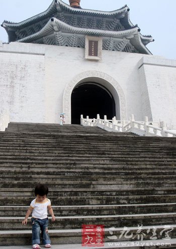 日常避免爬楼梯深蹲 保护关节免受伤害