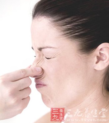 8个美容坏习惯让你变丑女