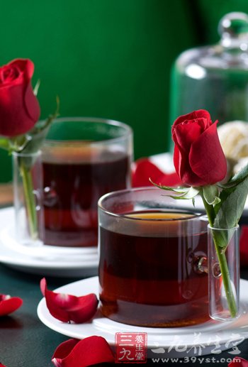 浓茶喝过量当心中毒