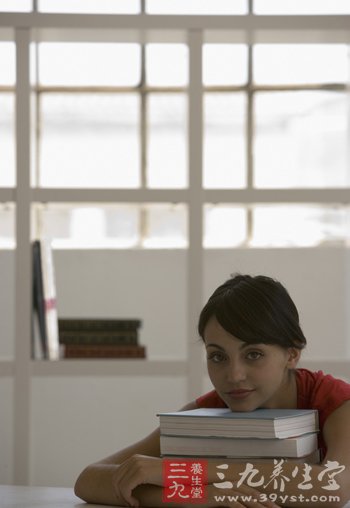 青春期少女勿滥服避孕药