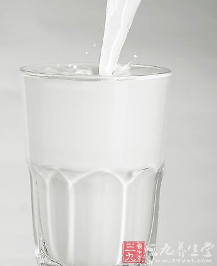 牛奶怎么喝才营养健康又美容