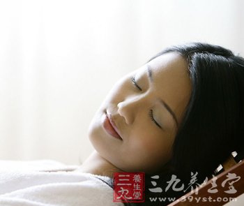 更年期女人睡前别做这些事