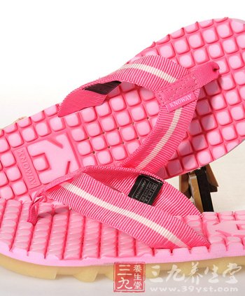 老人在家穿什么样拖鞋好