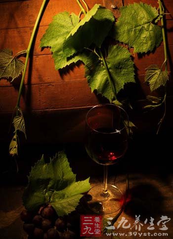 烟民 喝红酒有助防肺癌