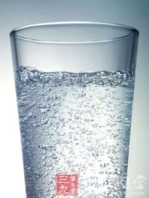 多喝水