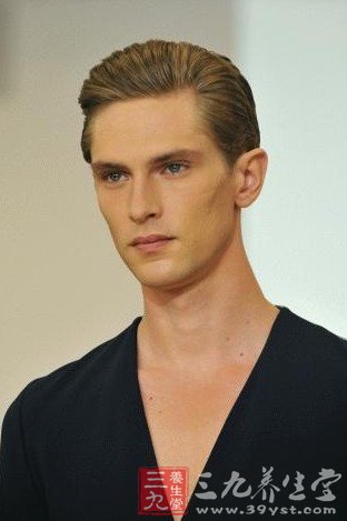 <em>中青年</em>男人的护发妙招(2)-三九养生堂