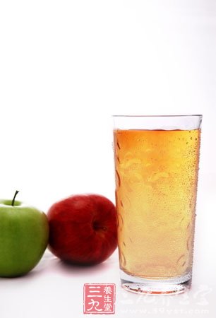 五种蔬果饮料喝走熊猫眼