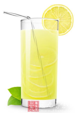 五种蔬果饮料喝走熊猫眼