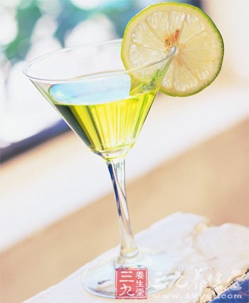 六种超级饮料 抚平你的大肚腩