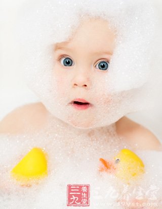 六个洗澡亲子小游戏 浴缸中提升宝宝智能