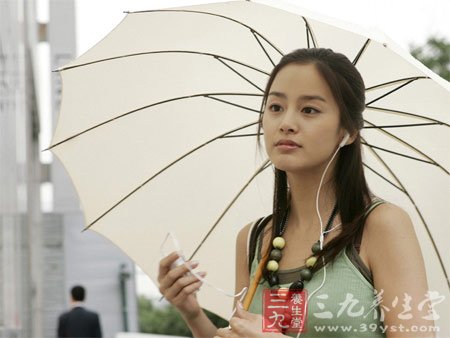 时尚雨中漫步保健法