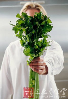 多吃芹菜可杀精