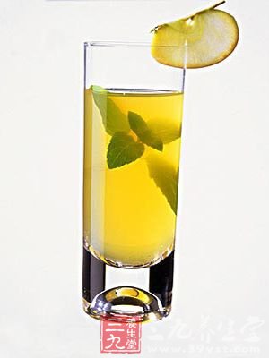 肤色发黄应喝柠檬水瘦身