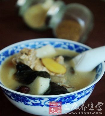 秋燥滋补 荐3款养生汤膳食谱