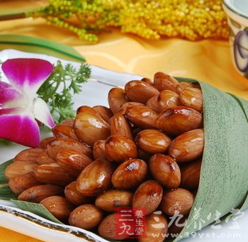 百合杏仁枇杷粥防燥润肺滋阴