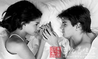 夫妻冬天睡觉10大错