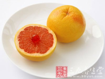 葡萄柚富含维生素C