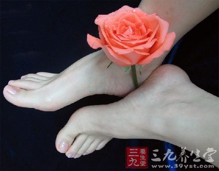 脚部“红灯”帮你诊断身体健康