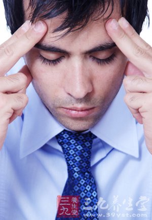 男人身体的疲惫感循环圈影响生活