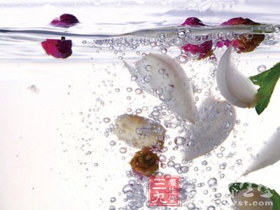 中医四宝 深秋养生防寒有奇效