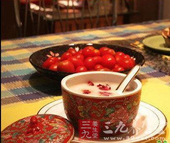 秋季饮食首选 7款养颜鲜花粥