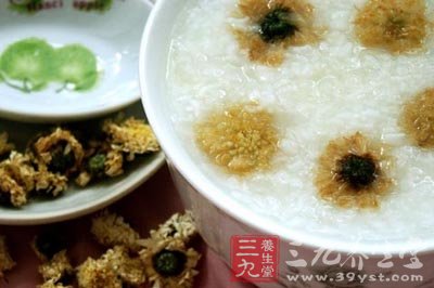 秋季饮食首选 7款养颜鲜花粥