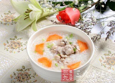 秋季饮食首选 7款养颜鲜花粥