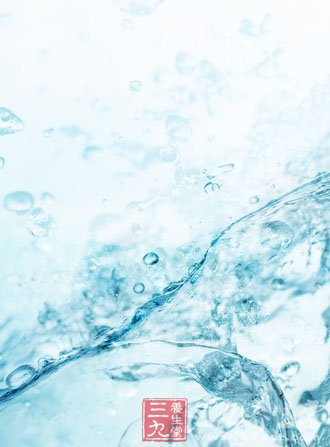 喝水养生健体的八个方法