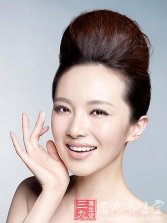 冬季干燥给你的肌肤&ldquo;喝点&rdquo;水吧