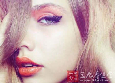 冬季护唇法则 让你“唇唇欲动”