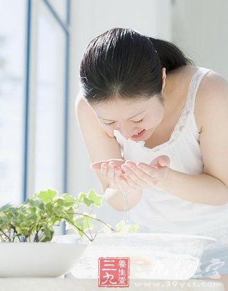 洗脸常犯的10个错误 看你有没有中招