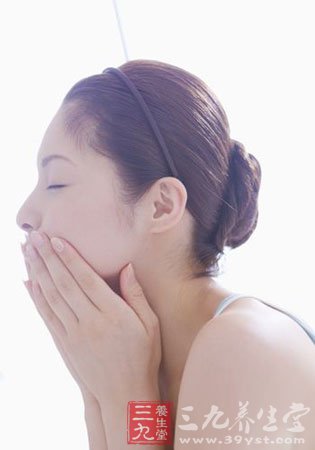 美食营养加按摩 轻松吃出萝莉脸